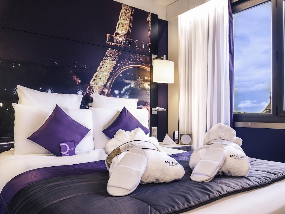 PRIVILEGE, DOUBLE BED