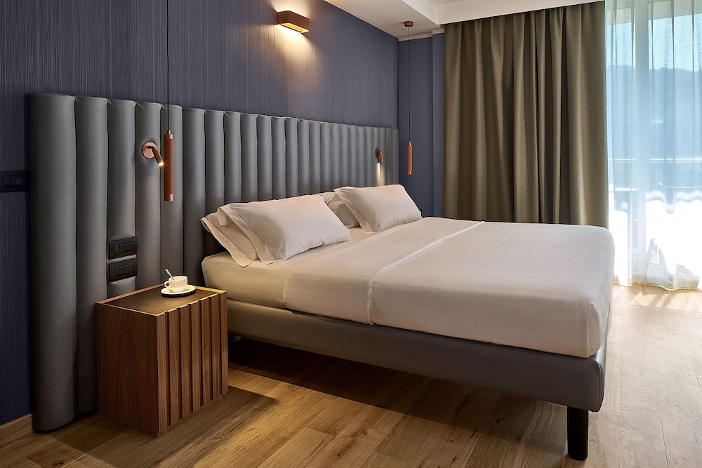Hotel Kristal Palace 12/48