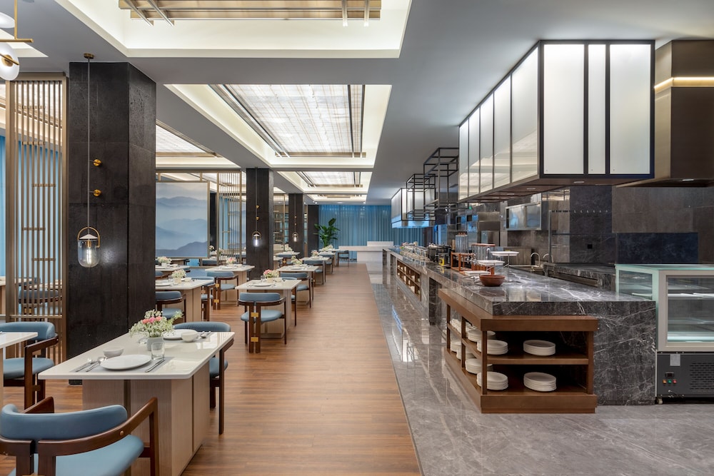 Ramada by Wyndham Honghe Kaiyuan 37/52