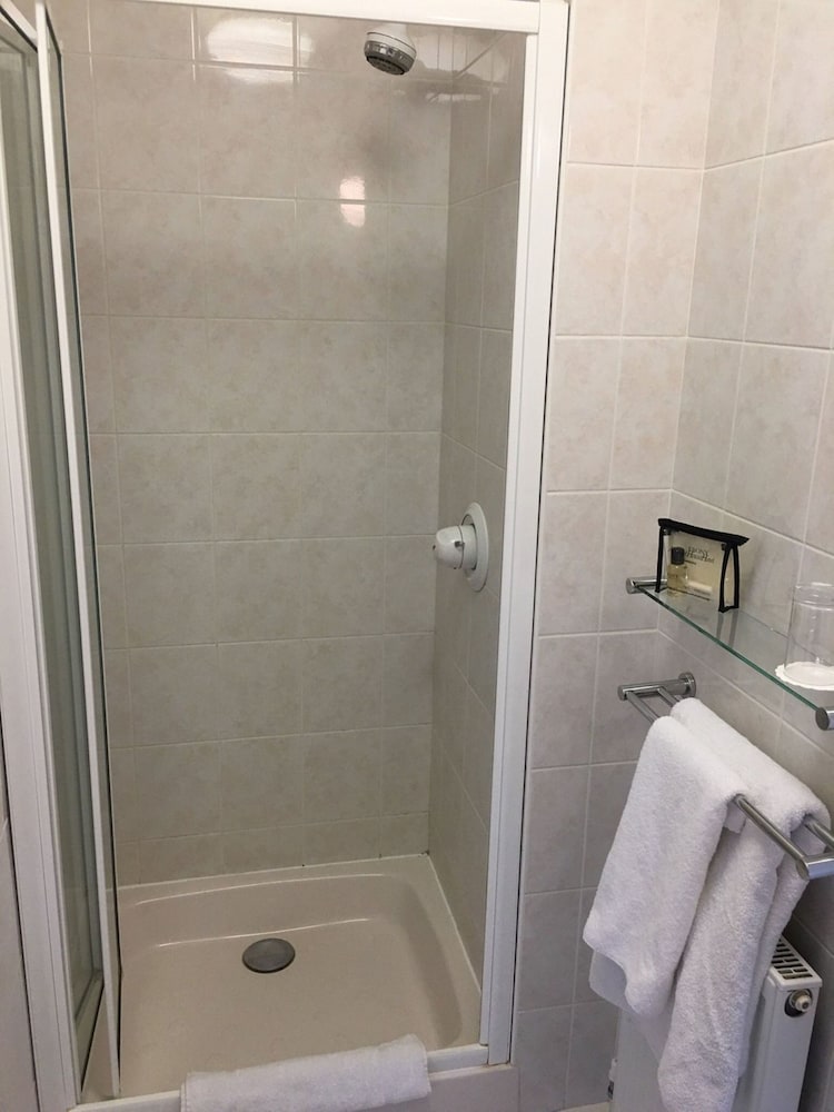 Arundel House Hotel 12/51