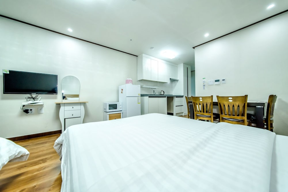 Rejina Pension 8/68