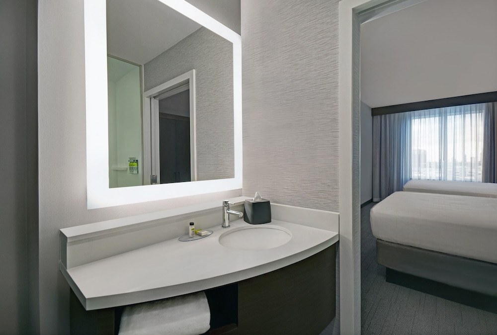 Staybridge Suites Houston Galleria Area 22/63