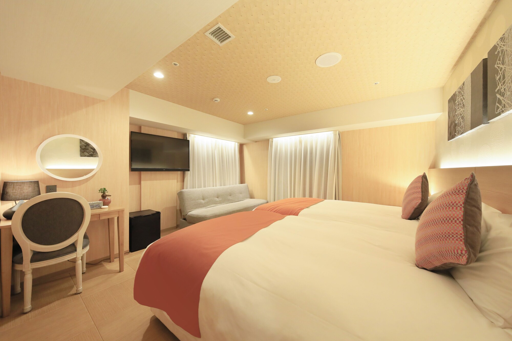 Moderate, Twin Beds