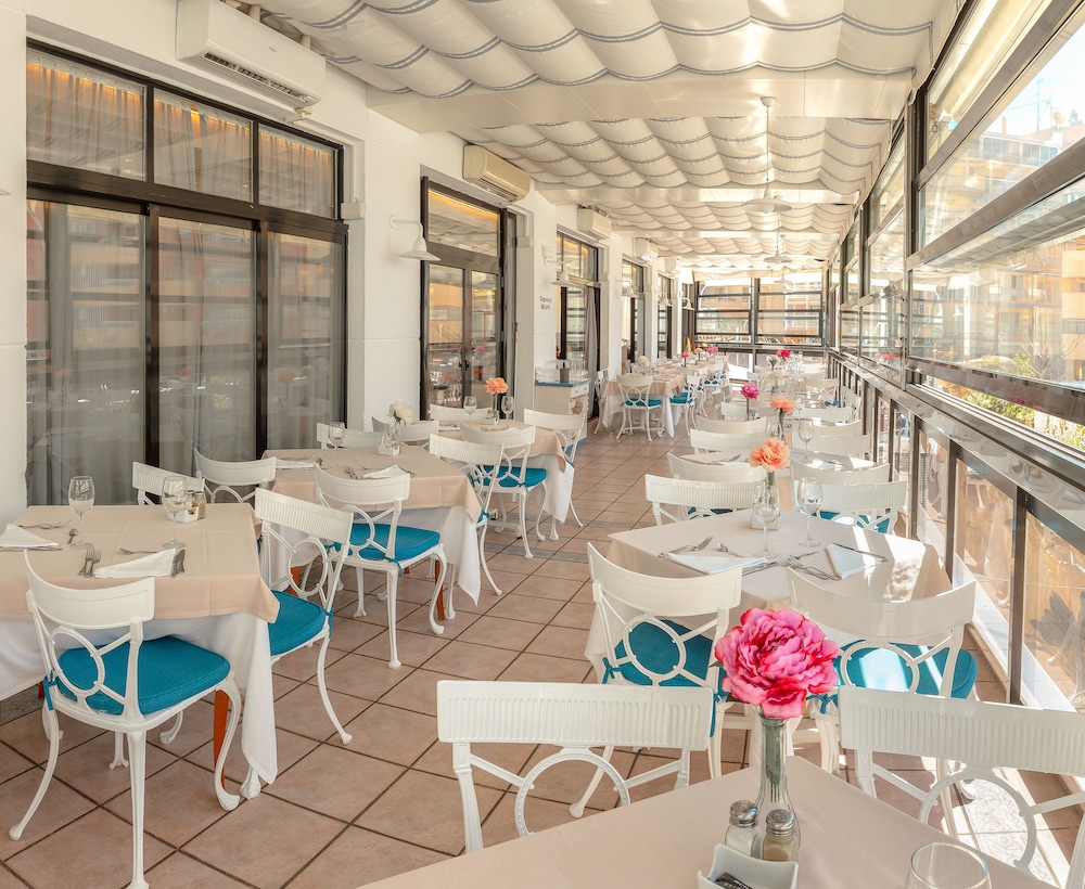 Rh Corona Del Mar Hotel 34/56