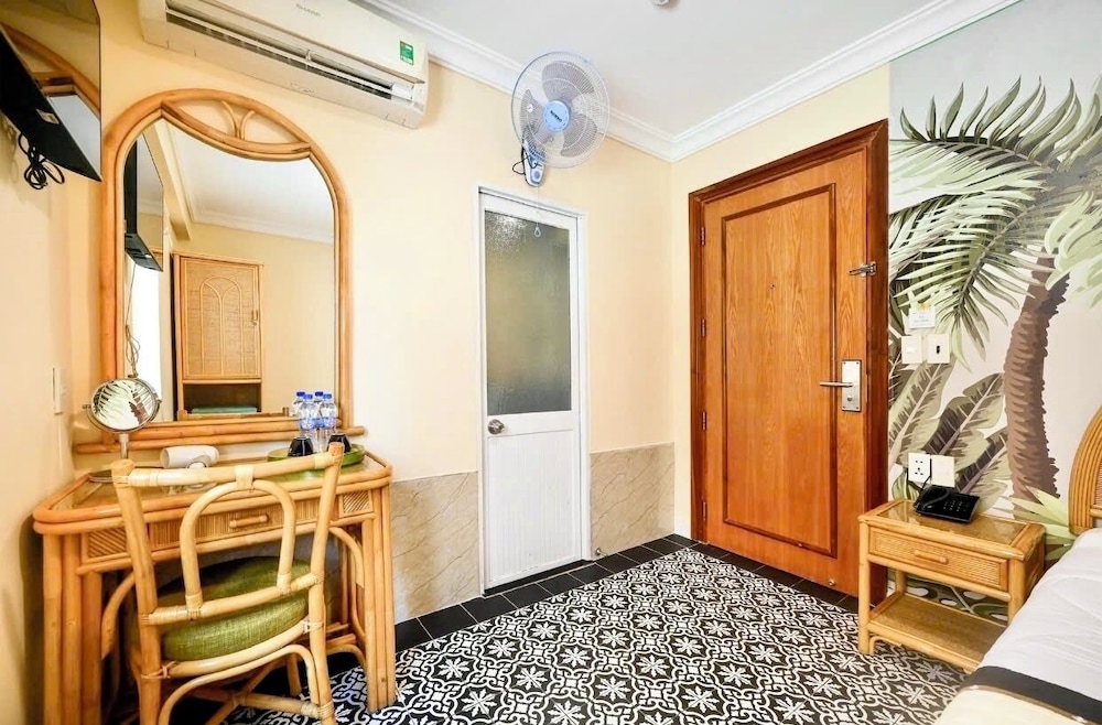 Spring House Hotel 3/64