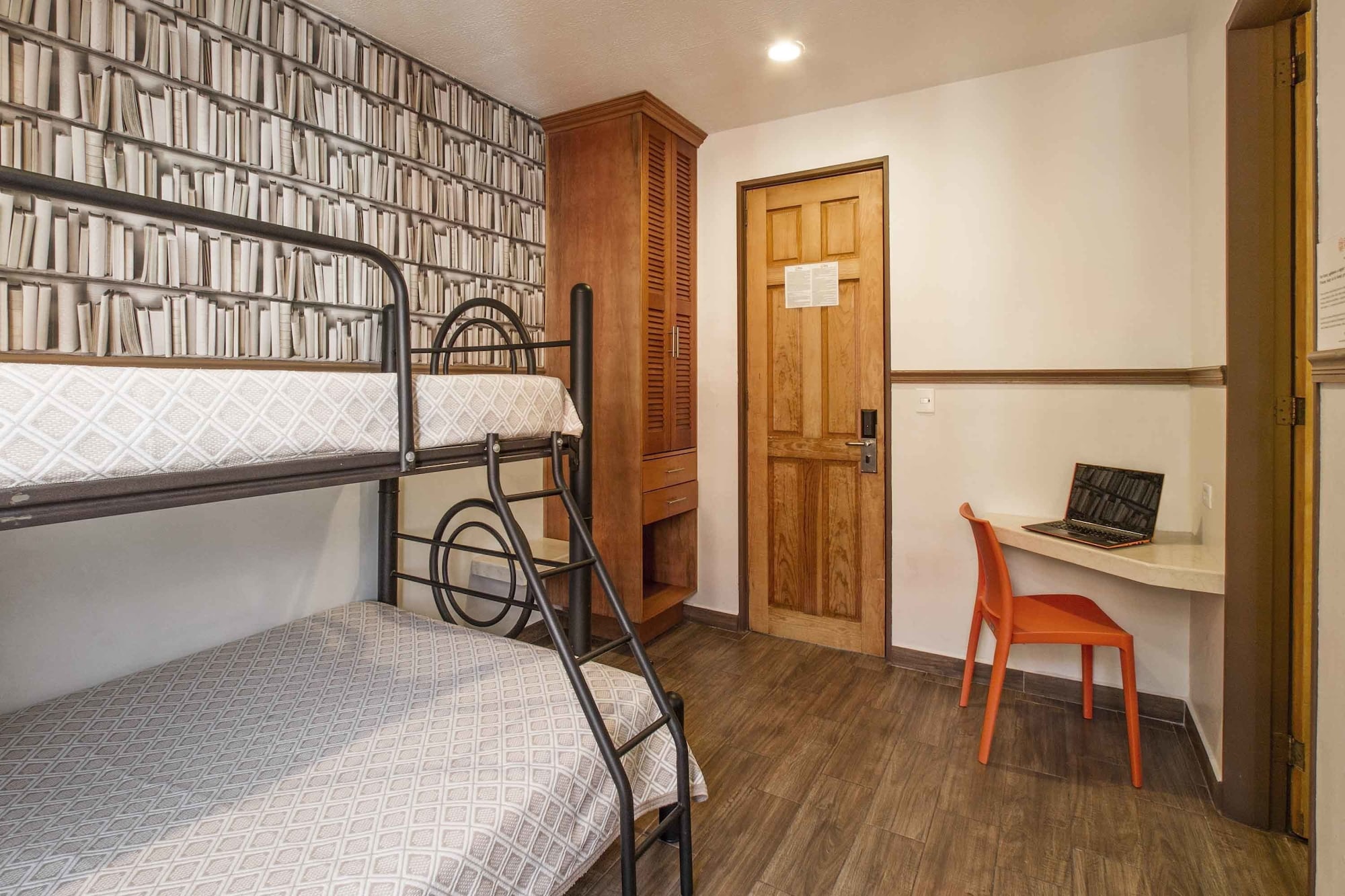 ROOM, TRIPLE