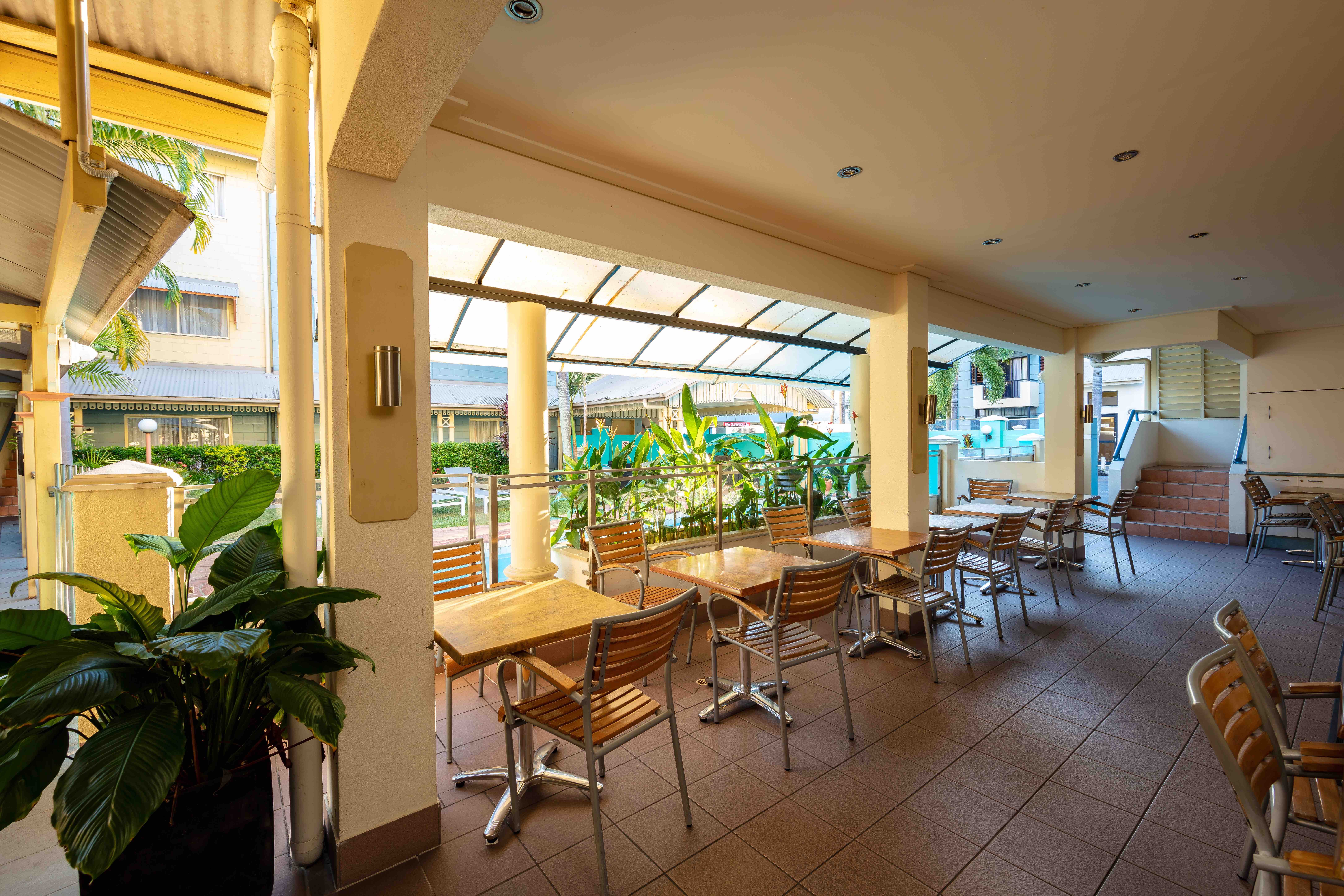 Cairns Queens Court 32/36
