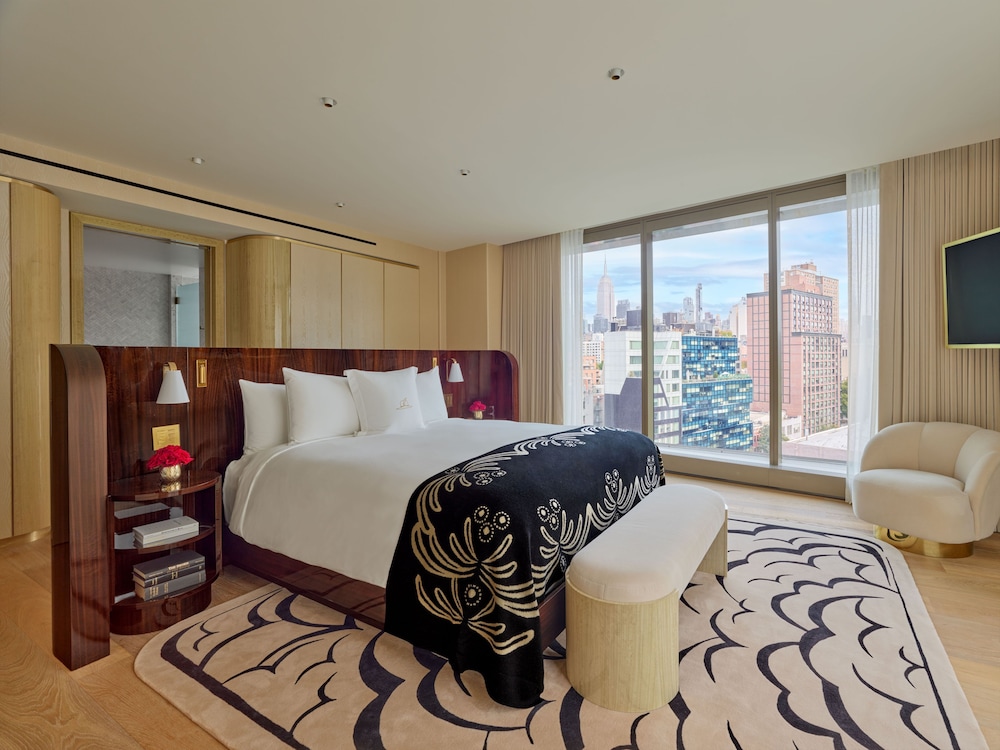 3 Bedrooms, Chelsea, Suite, 3 King Beds