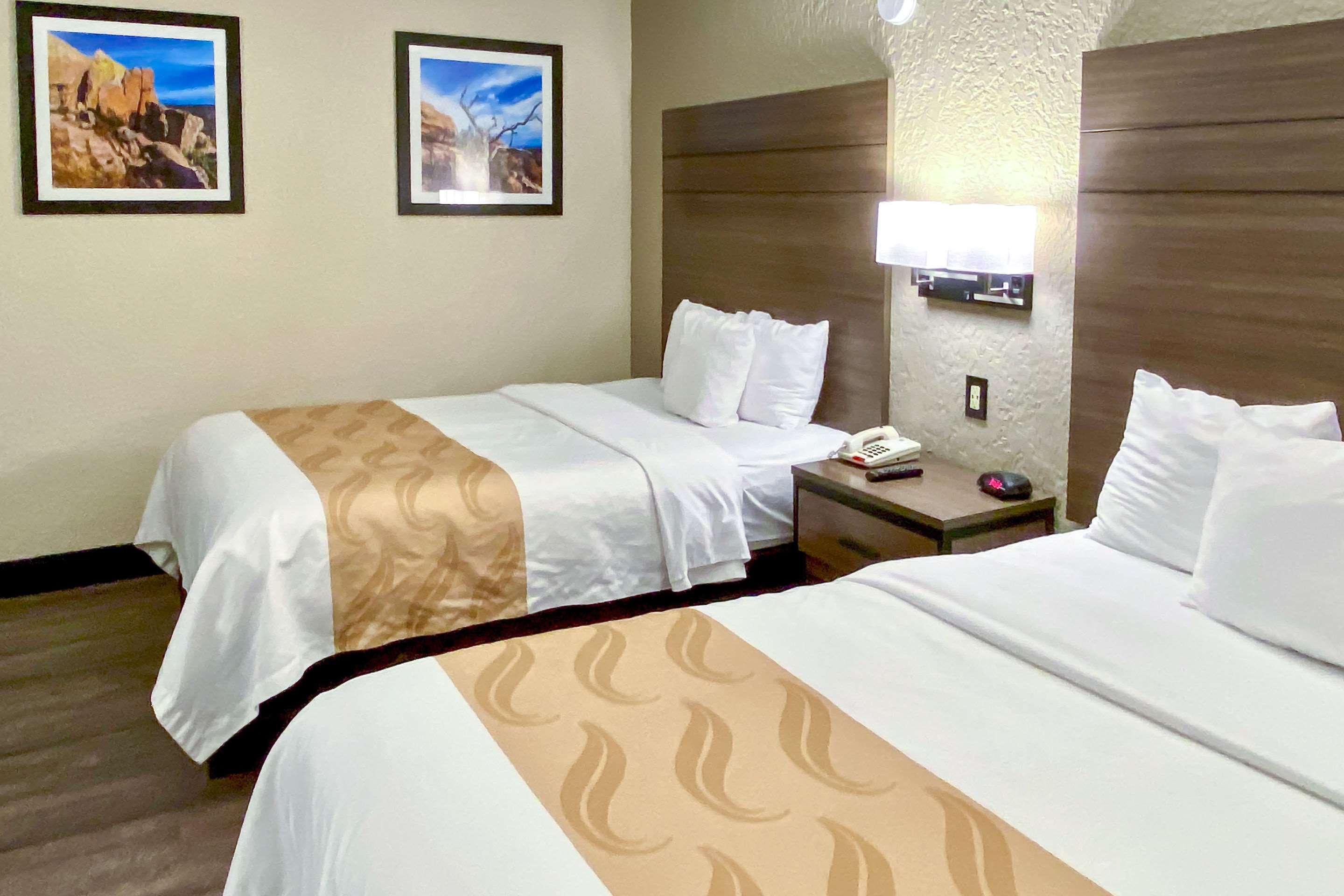 ROOM, 2 DOUBLE BEDS