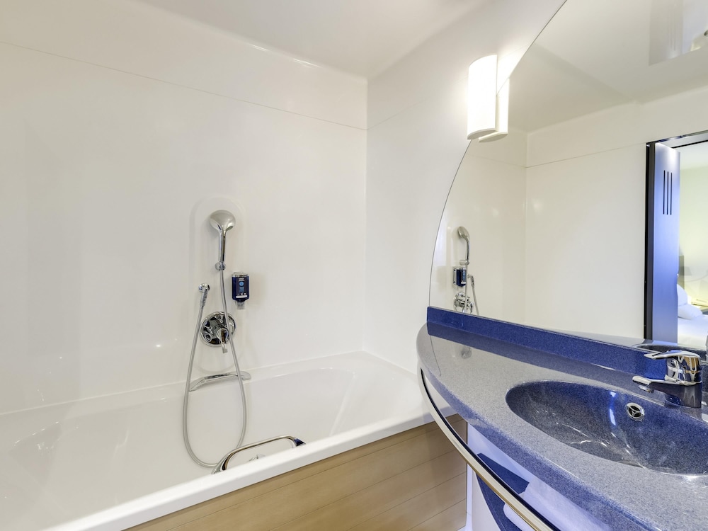 Novotel Suites Paris CDG Airport Villepinte Hotel 48/50