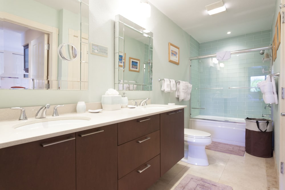 Oyster Bay Beach Resort 47/48