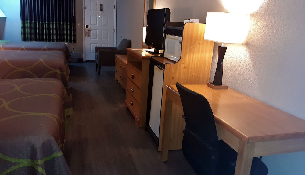 Super 8 by Wyndham Fort Chiswell Wytheville Area 27/33