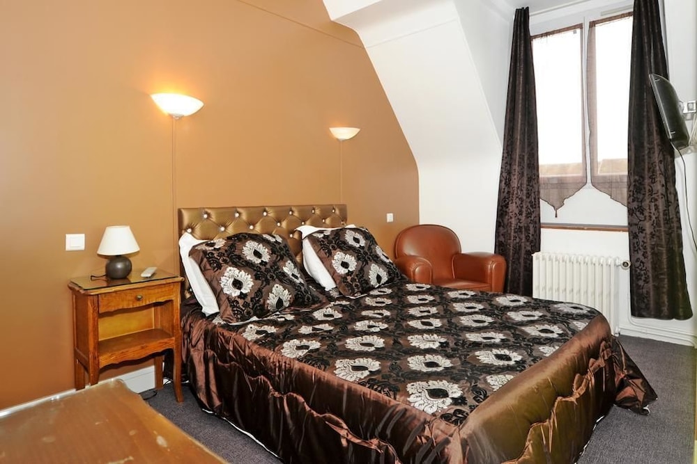 Hotel La Tour 22/23