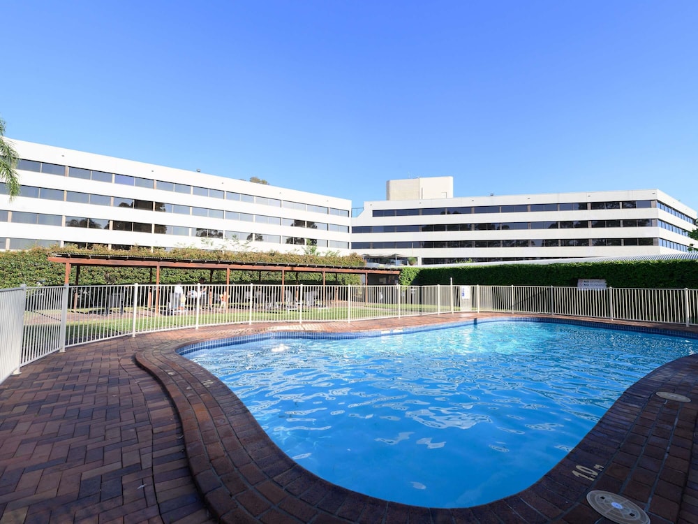 Mercure Penrith 66/69