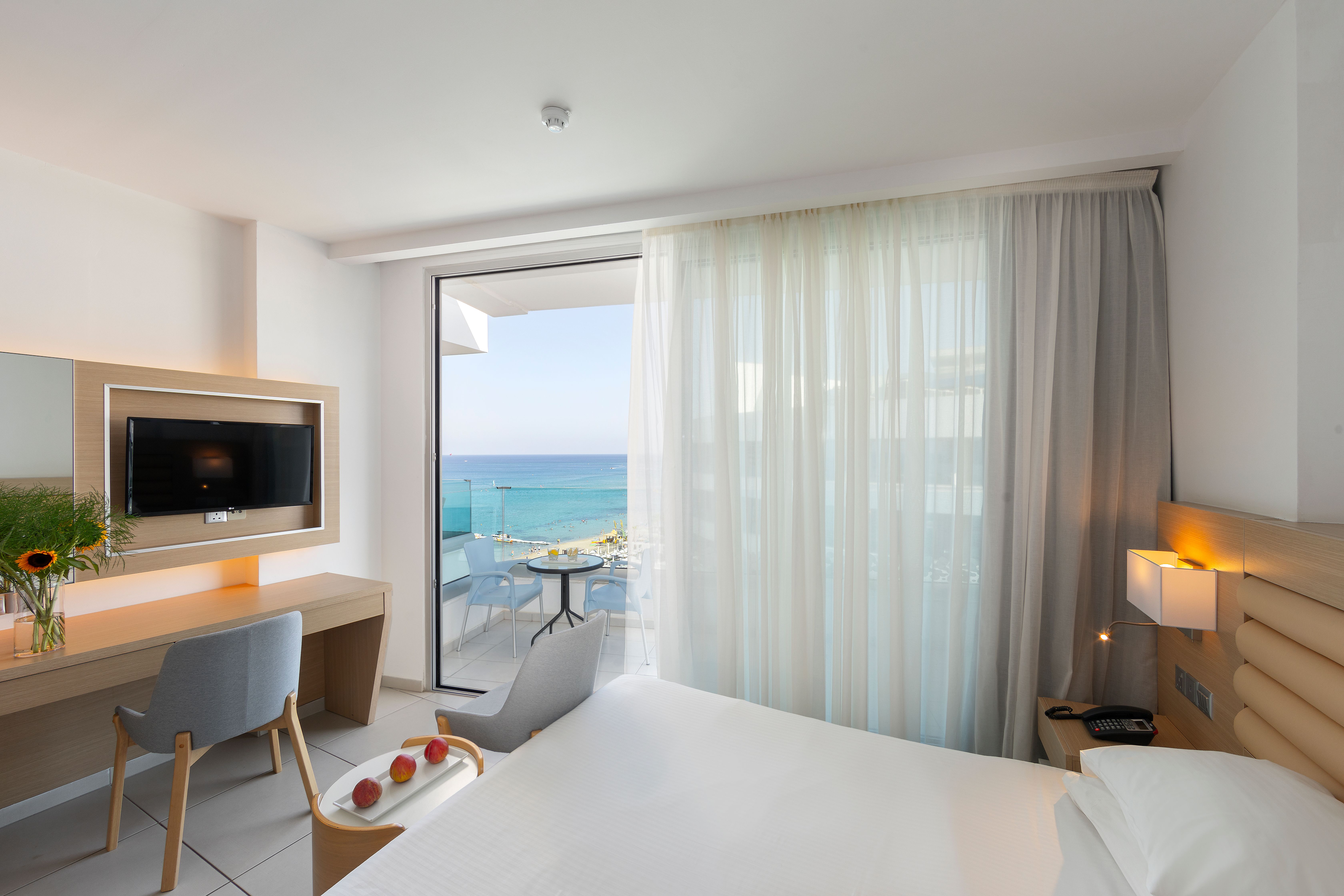 Standard, Double or Twin Bed, Side Sea View، Vrissaki Beach Hotel 2/3