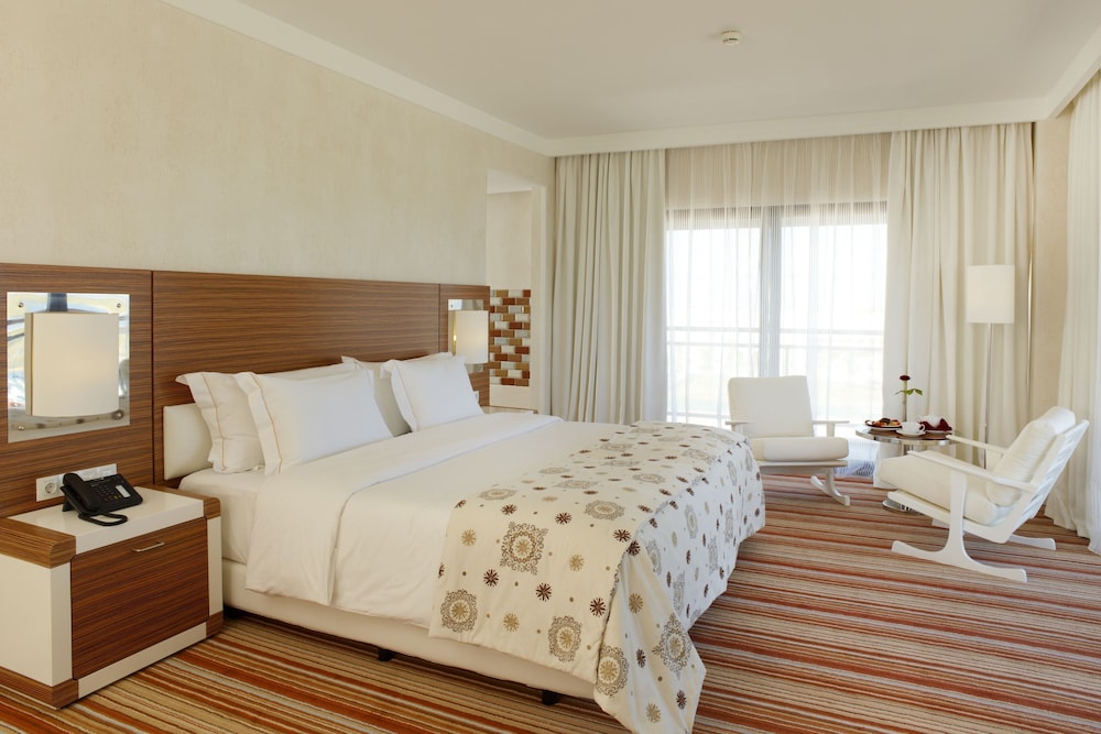 Real Marina Hotel & Spa 9/83