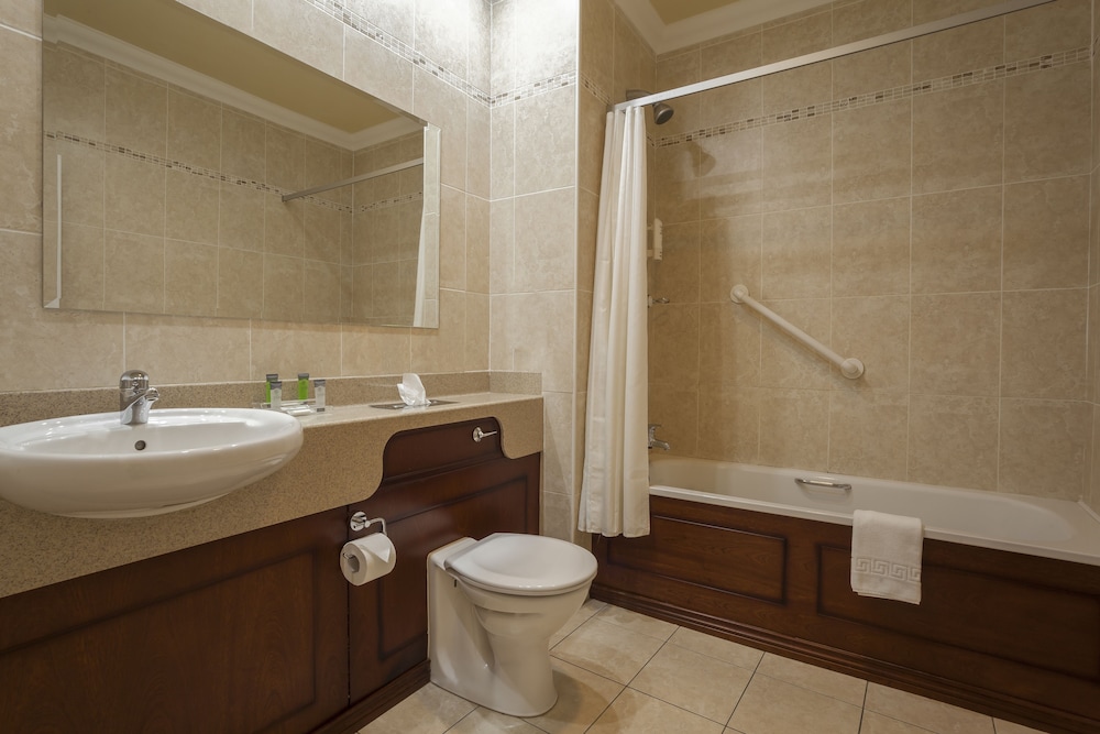 An Chuirt Hotel Gweedore 45/46
