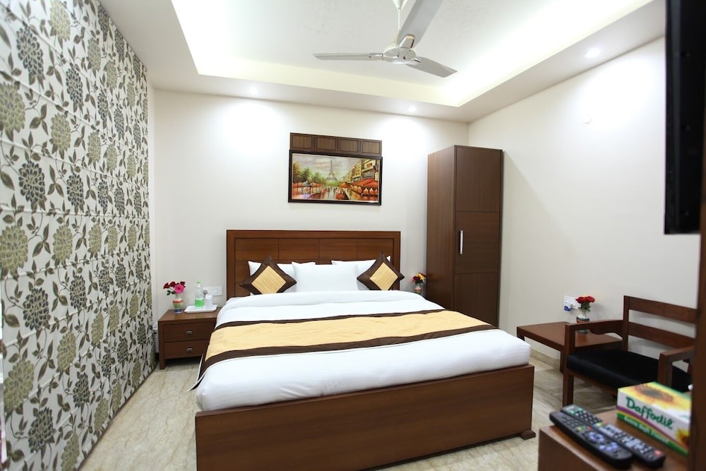 Oyo 5198 Hotel Hcgrand 9/31