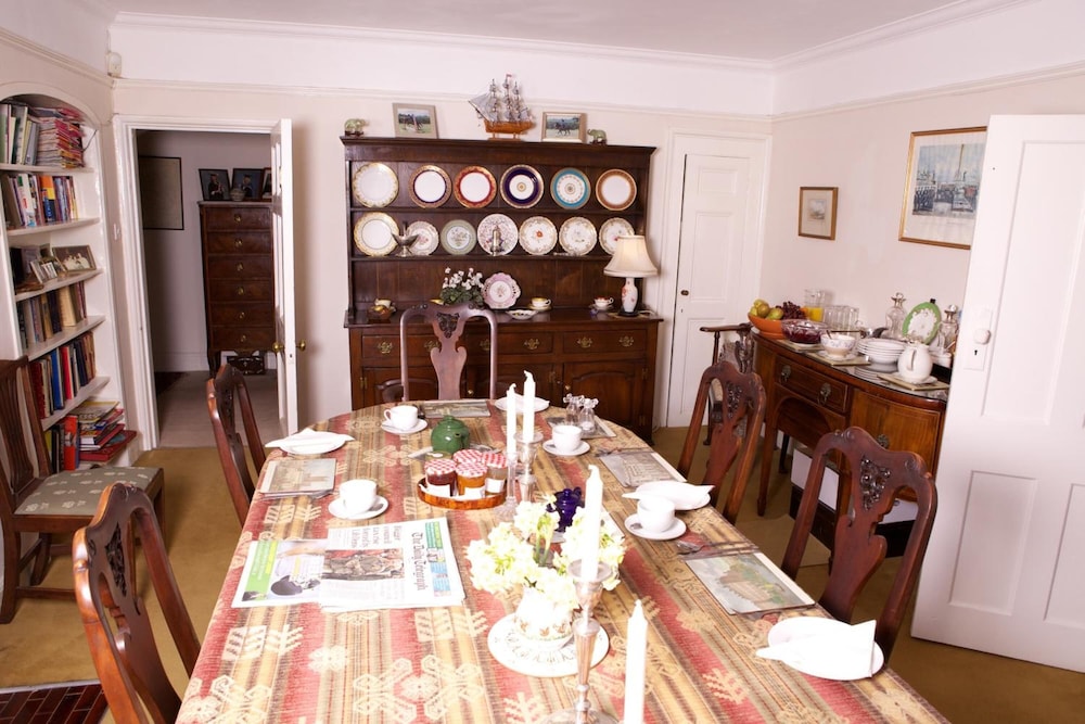 Weston Lawn Bed and Breakfast 20/30