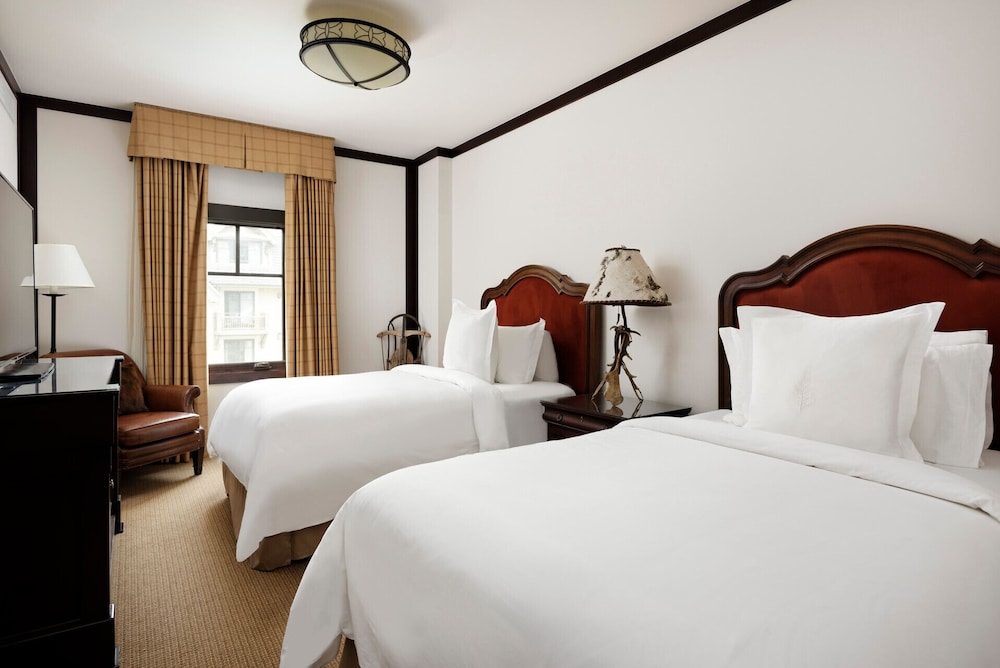 3 Bedrooms, Residence, 2 Double Beds, 2 King Beds, Four Seasons Resort and Residences Vail 4/5
