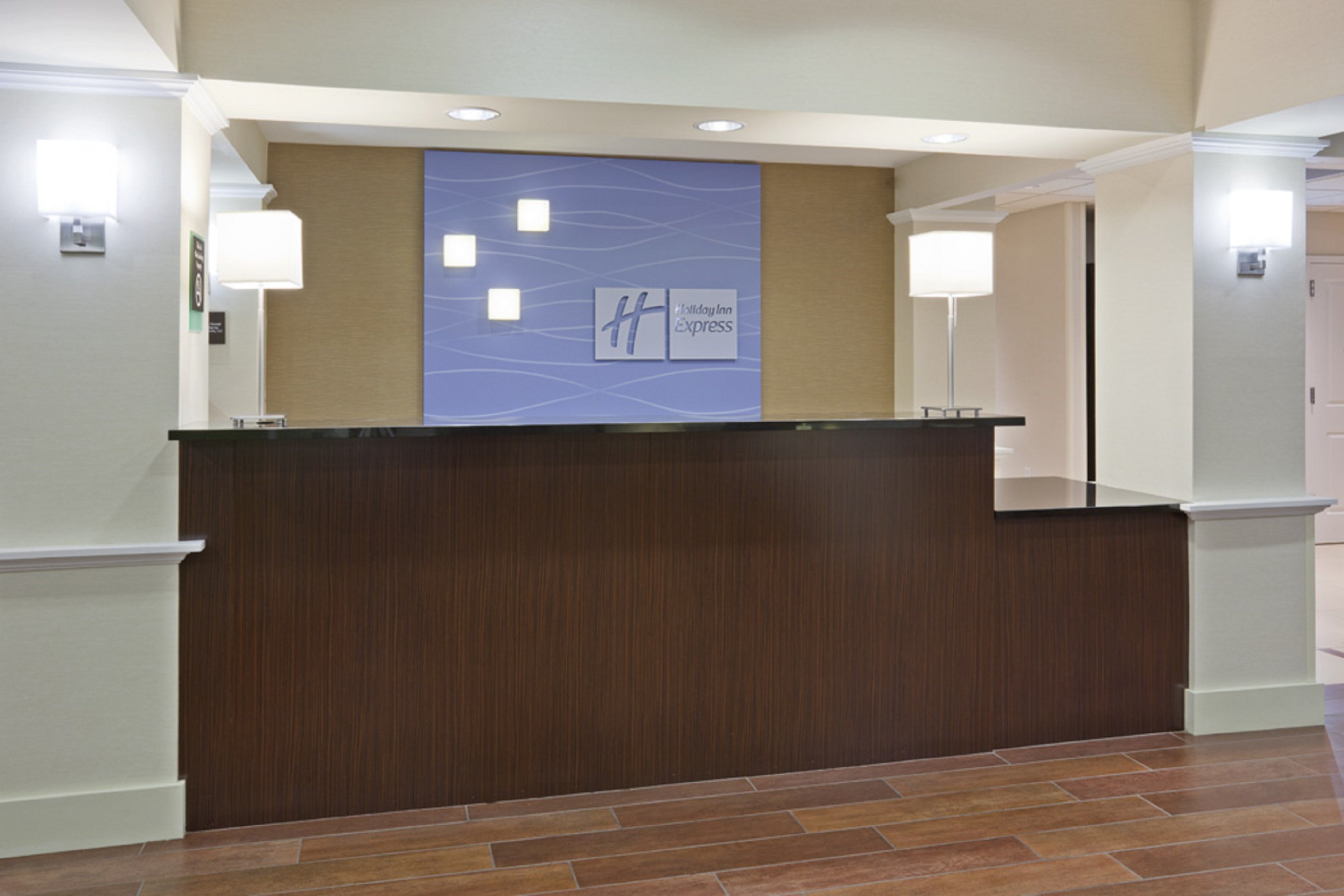 Holiday Inn Express Hotel Suites Rogers 5/51