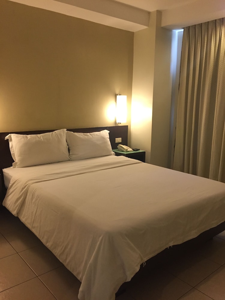 Circle Inn - Iloilo City Center 16/50