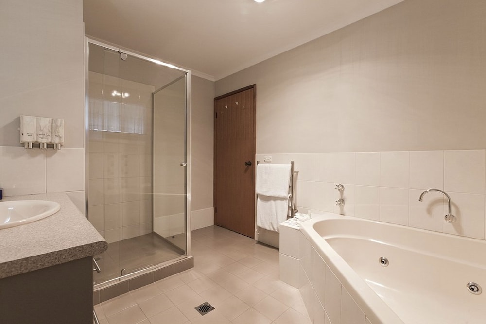 Hume Country Motor Inn Albury 47/48