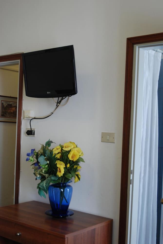 Hotel Tuscolano 26/33