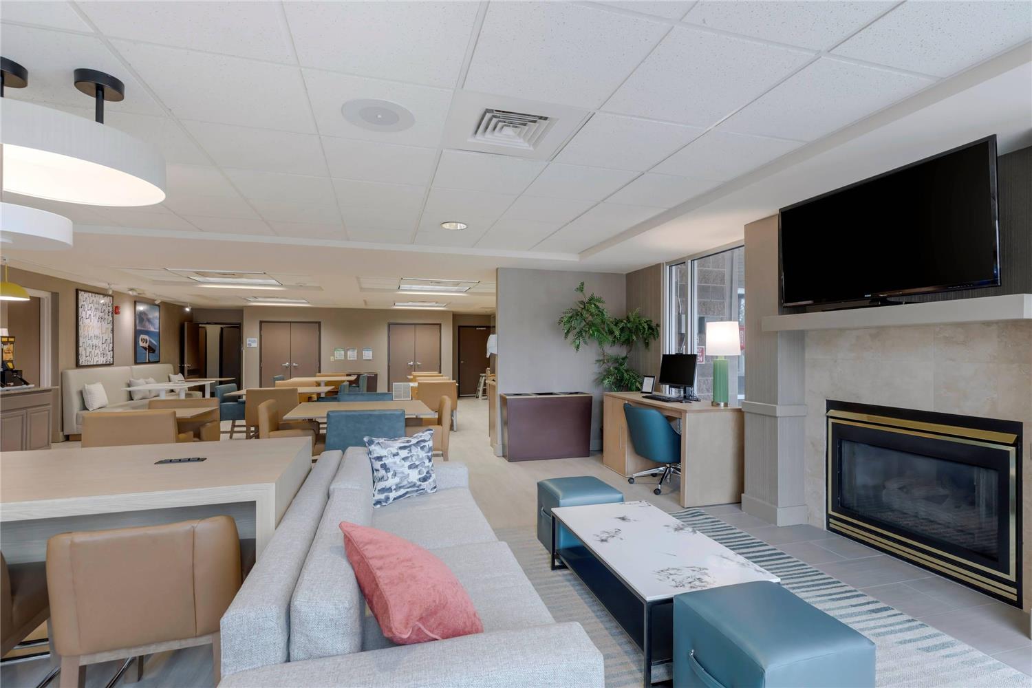 Comfort Inn and Suites Boulder 26/35