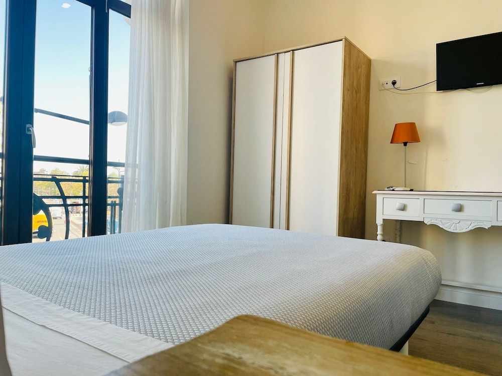 Hostal Balcon Al Mar 27/63