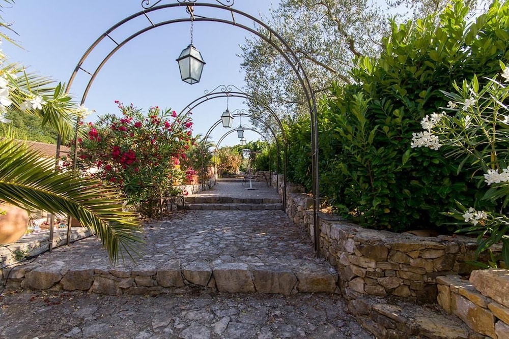 Hotel La Bastide De Valbonne 24/32