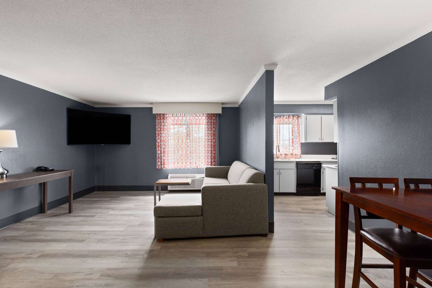 La Quinta Inn & Suites by Wyndham Goodlettsville - Nashville 34/58