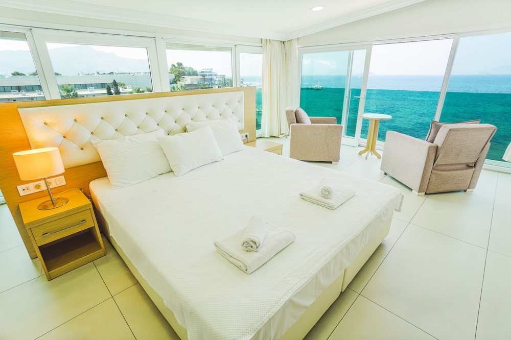 Dragut Point North Hotel 10/49