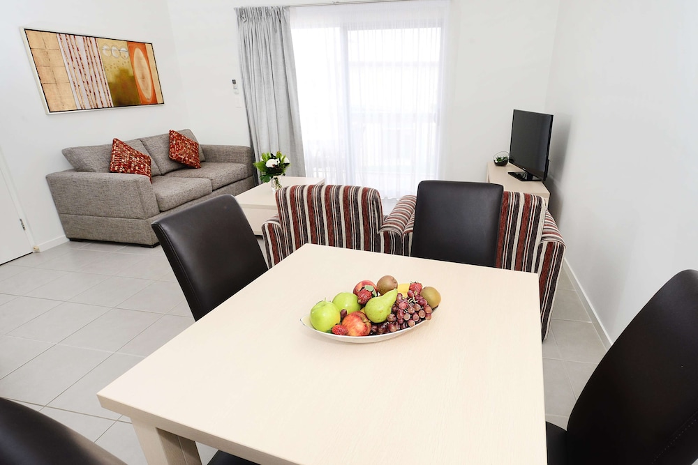 Oaks Middlemount Suites 36/53