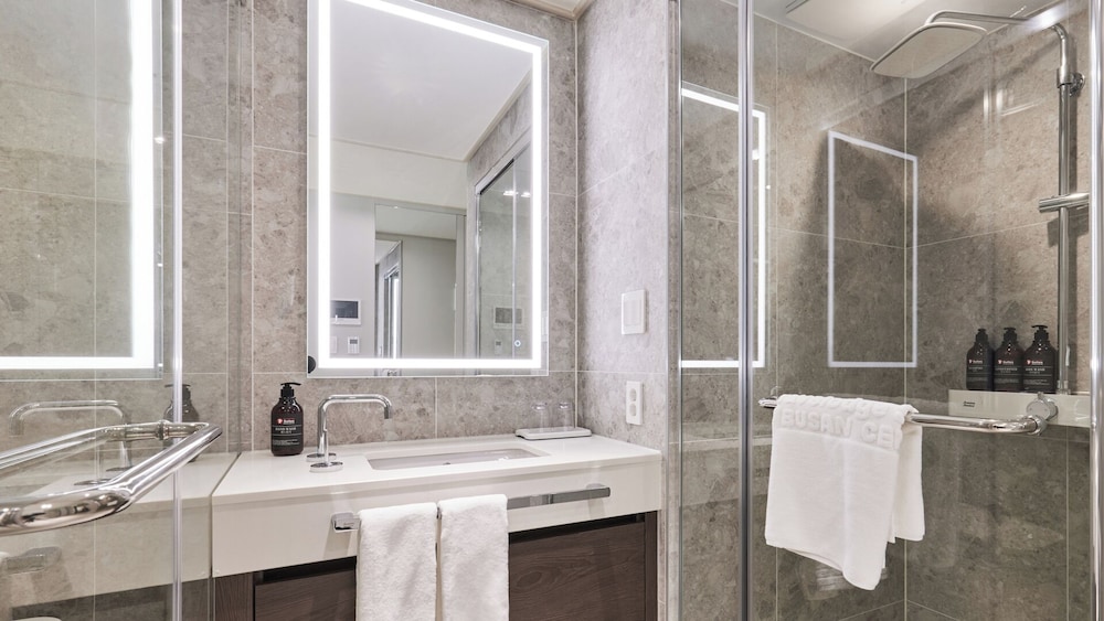 Travelodge Suites Busan Centum 64/68