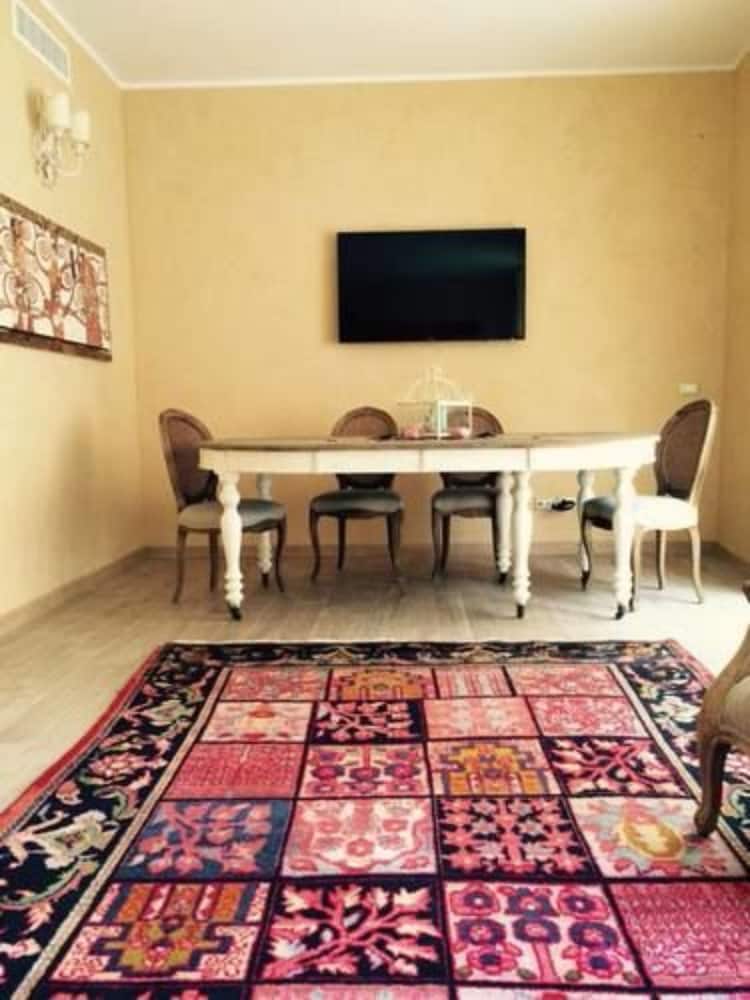 BORGO ANTICO HOTEL 62/69