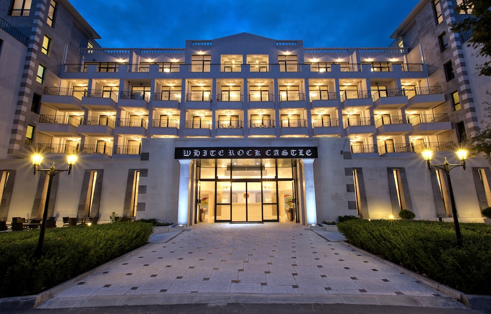 White Rock Castle Suite Hotel & Spa in BALCHIK