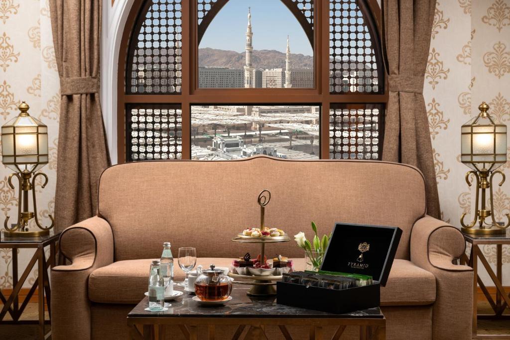 شركة واجهة طيبة الفندقية(Taiba Front Hotel Ex Elaf Al Majeedi) 7/50