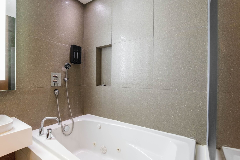Hotel the Designers Jongno 68/68
