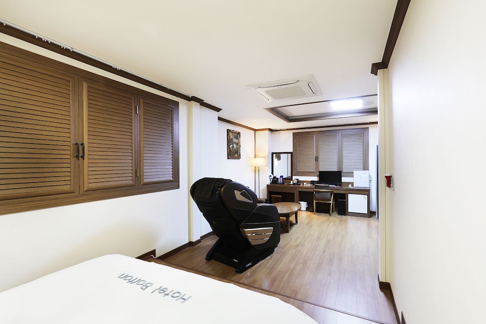 Hotel Food & Tour 23/50