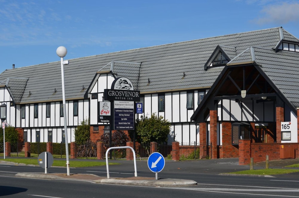 Grosvenor Motor Inn 39/50