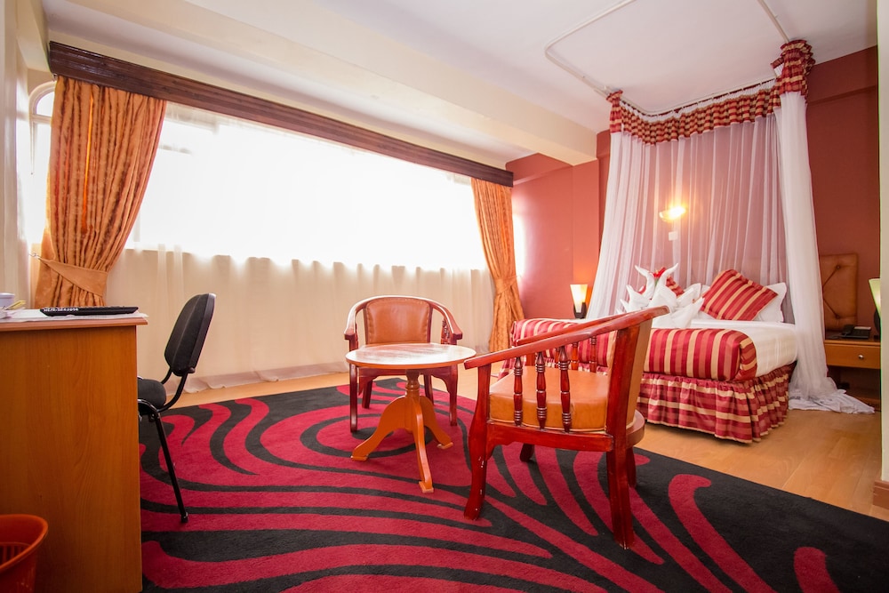 Hillcourt Resort Spa 40/76