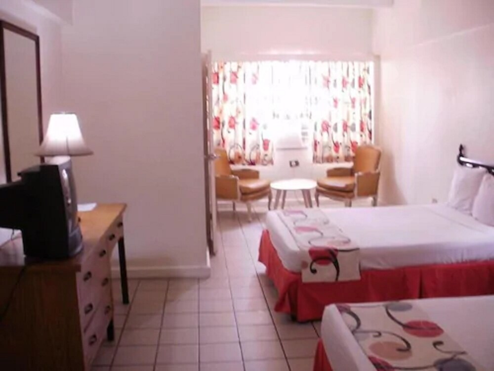 Pineapple Court Hotel 19/36