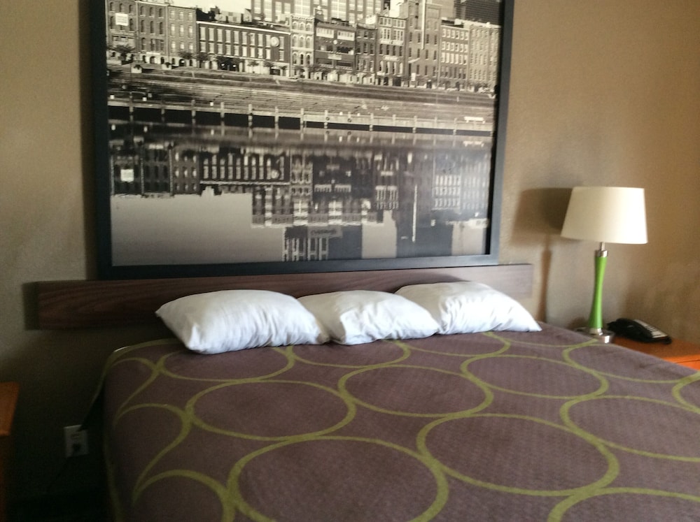 Super 8 by Wyndham Chattanooga/East Ridge 15/53