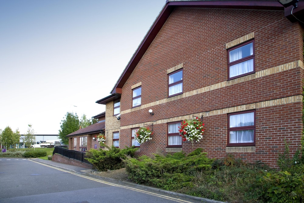 Premier Inn Colchester (A12) 8/37