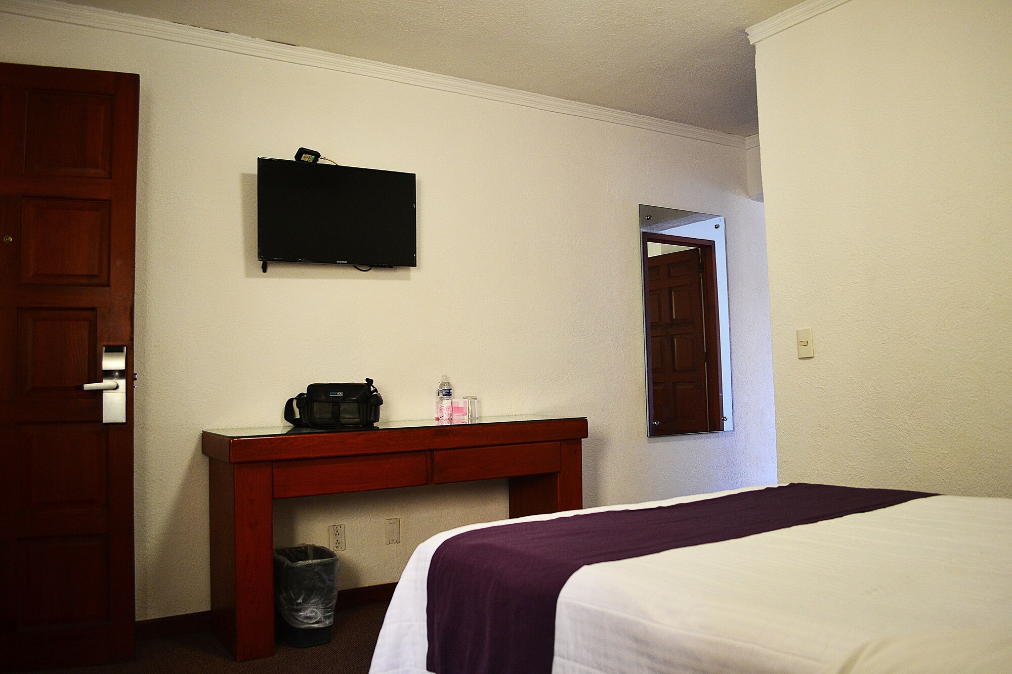 STANDARD, 2 DOUBLE BEDS