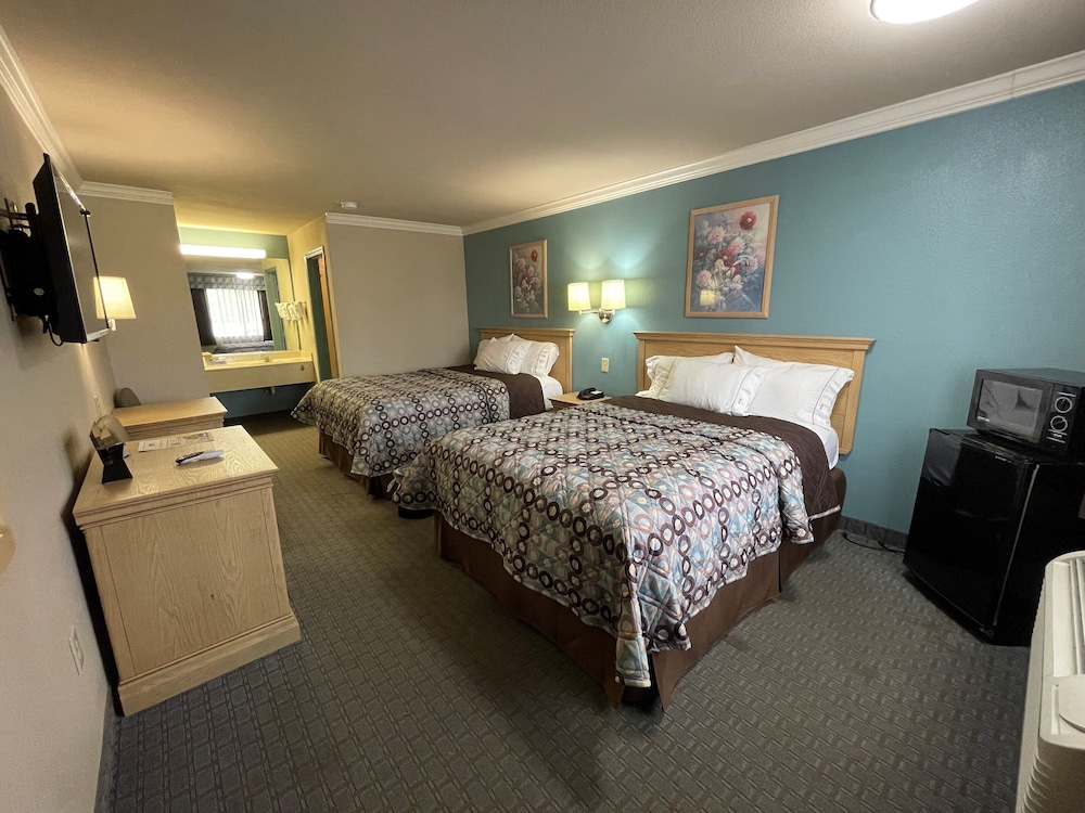 Room, 2 Queen Beds, Smoking