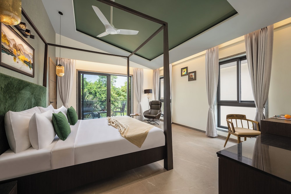 ELIVAAS Cloud 7 4 BHK Villa with Pvt Pool 14/72