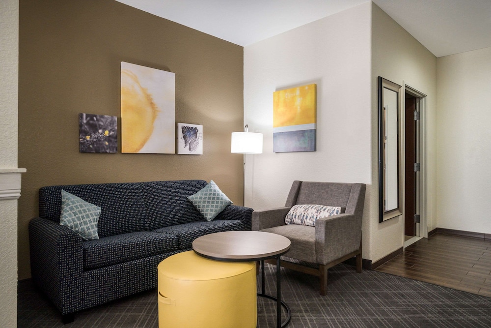 Comfort Inn & Suites Victoria North 31/46