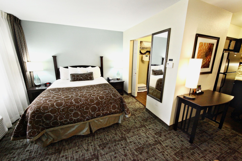 Staybridge Suites Minot 12/62